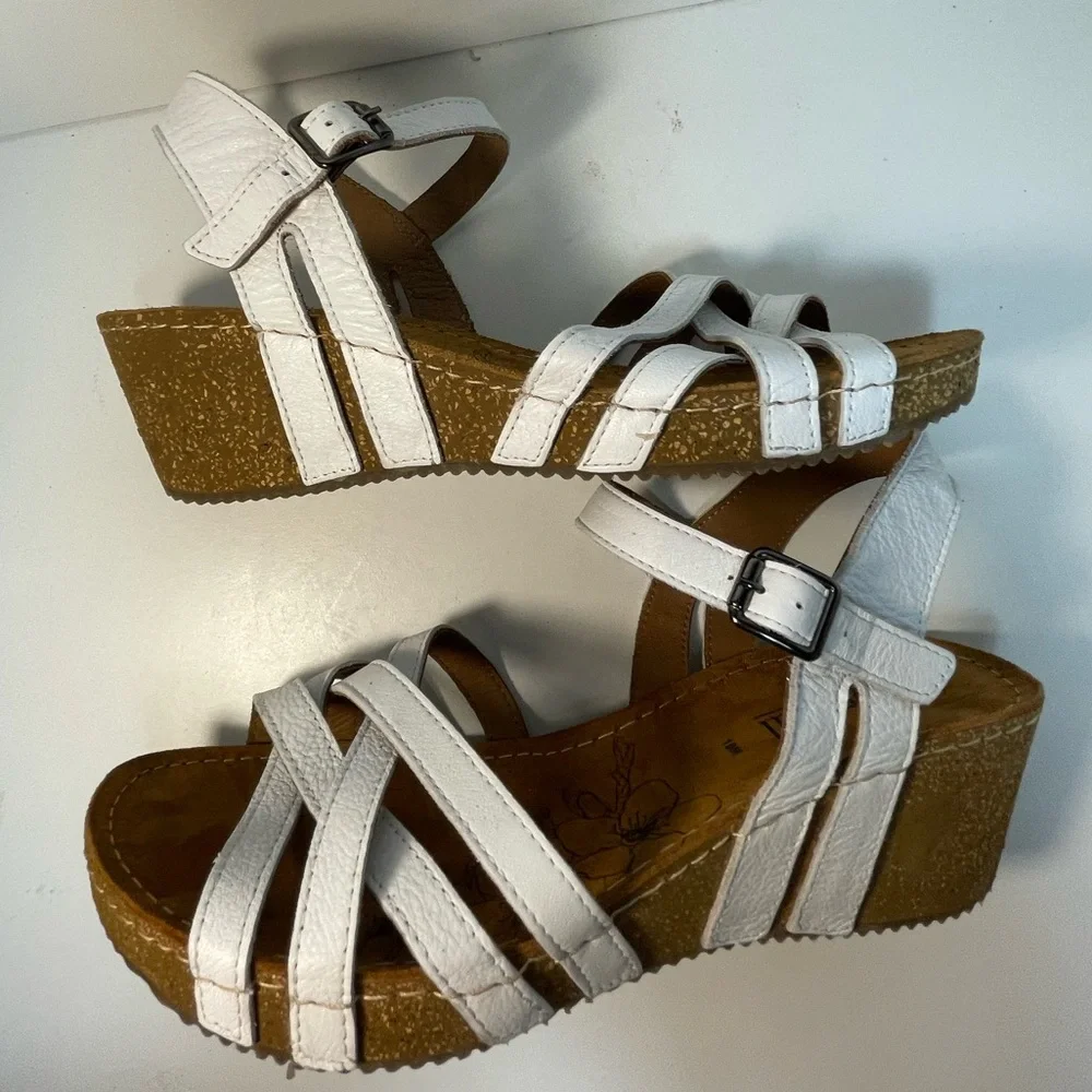 Bjorndal Lily White Leather Strap Ankle Buckle Wedge Sandals Womens Size 10M